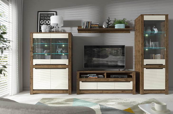 Ruso TV stand